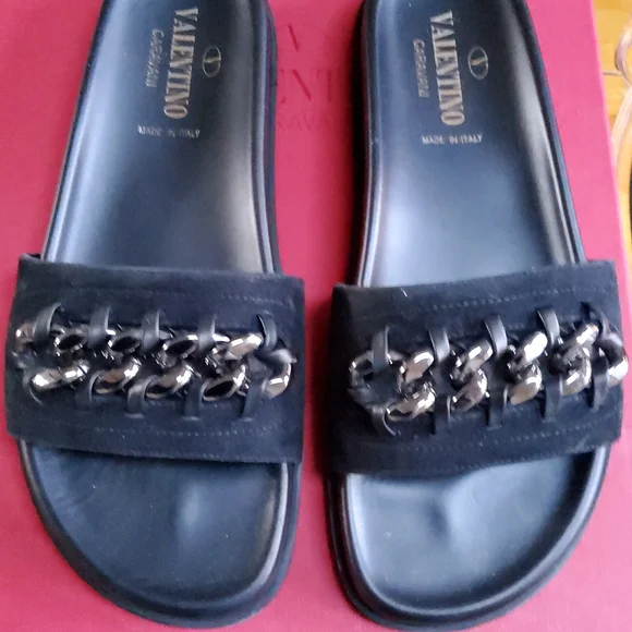 Valentino Garavani Chain slides!!EUC!! - Picture 2 of 5